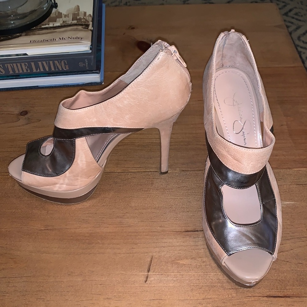 Jessica Simpson Evannan 7.5